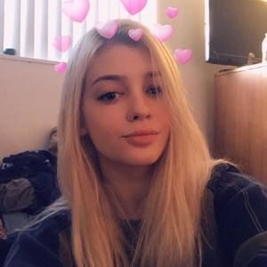 Meet your Posher, Carlie